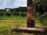 Denkmal zur Entzifferung der Kerbschrift in Balatonszepezd